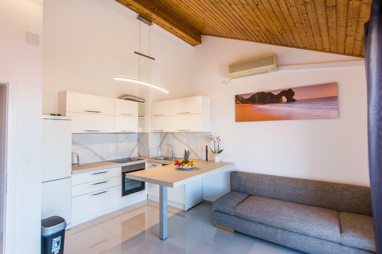 Cirjak Apartments Biograd Na Moru Exterior foto